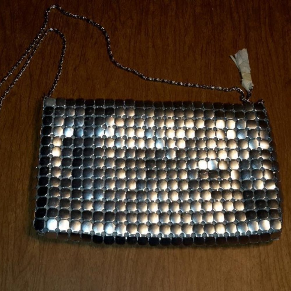 SILVER ALUMINUM MESH CROSS BODY PURSE
